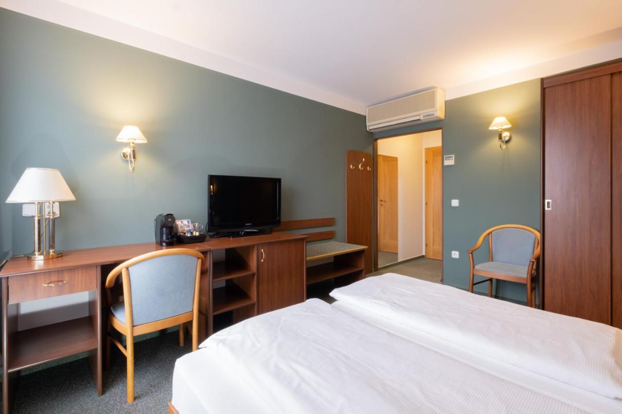 Hotel Могелнице Экстерьер фото